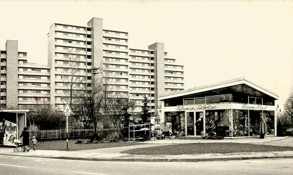 Das „Blaue Haus” an der Kurt-Schumacher-Straße. Das „Blaue Haus” an der Kurt-Schumacher-Straße.