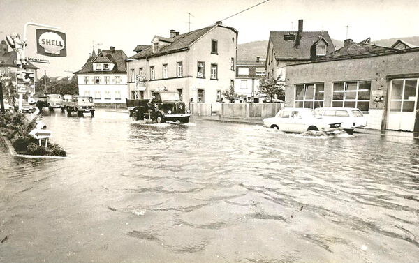 Nordstadt_07 Die Bergstraße beim Gasthaus „Stadt Hamburg” ist überflutet