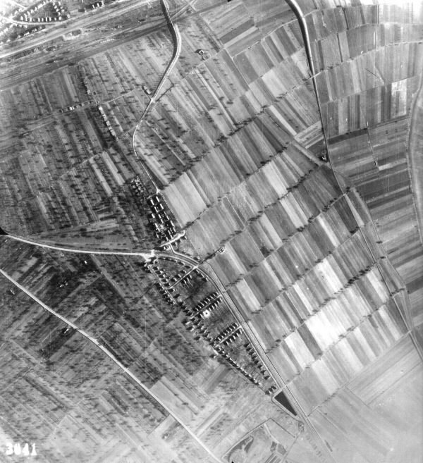 Luftaufnahme des Stahlbads vom 22. Februar 1945 (Luftaufklärer der Royal Air Force).