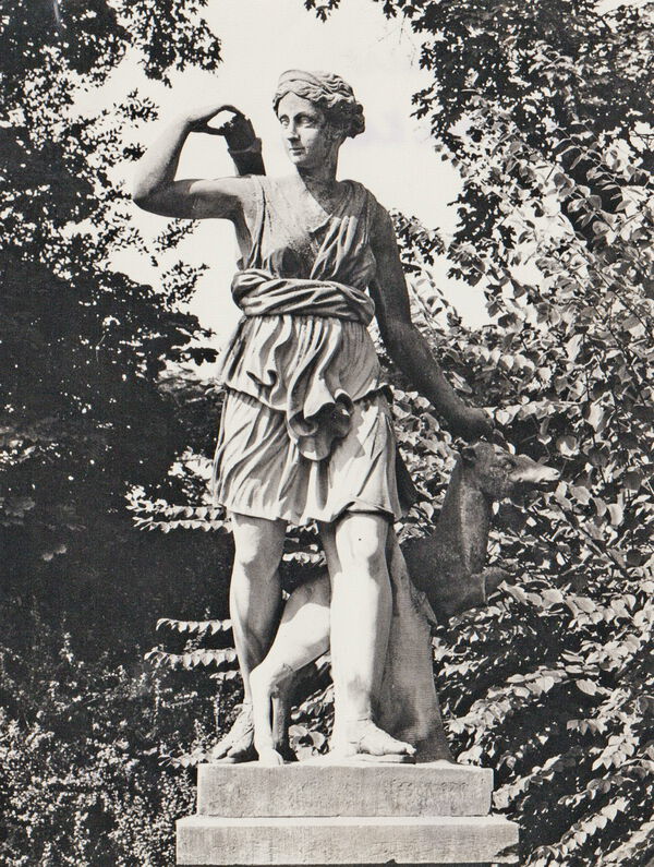 Schloss_02 Diana-Statue im Schlosspark