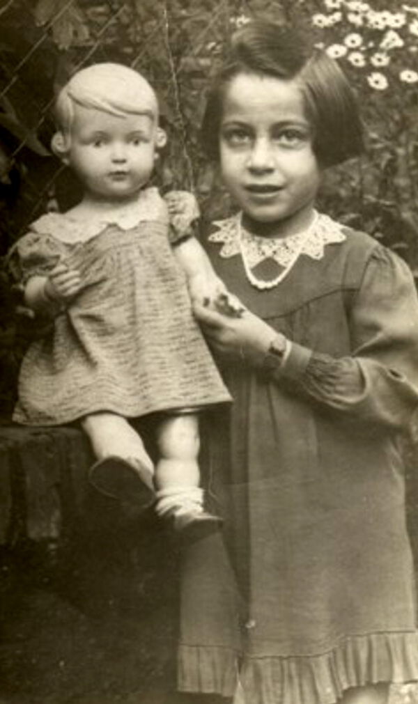 Gurs-Kinder_1 Mädchen mit Puppe