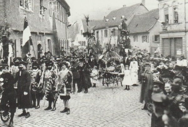 Sommertag-Festzug_1903 Sommertag-Fest-Zug 1903 a(zeitgenössische Fotografie)