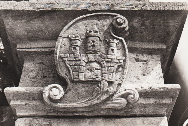 Schloss_04 Das Wappen der Ulner von Dieburg.