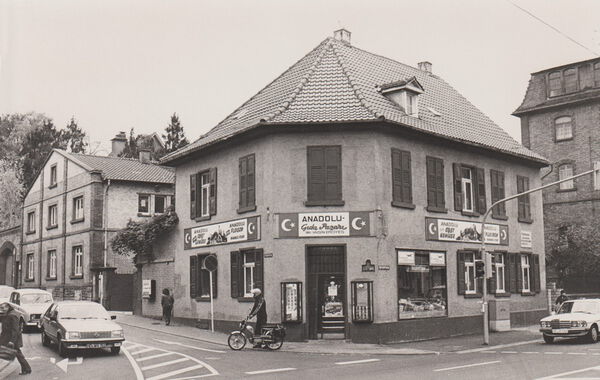 Loewenapotheke_04 Das erste türkische Spezialgeschäft in Weinheim.