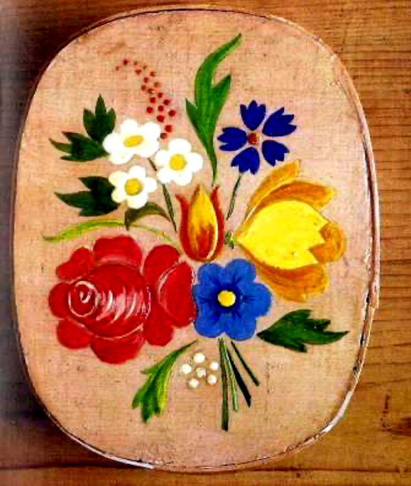 Osterbrauch_01 Eine bunt bemalte Spanschachtel.