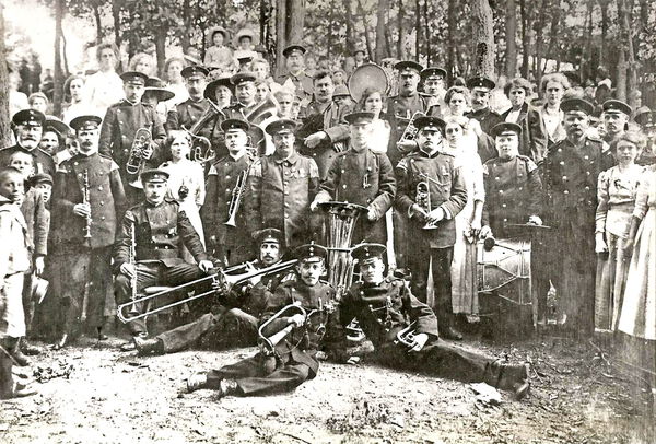 Die Feuerwehrkapelle Weinheim um das Jahr 1900. Die Feuerwehrkapelle Weinheim um das Jahr 1900.