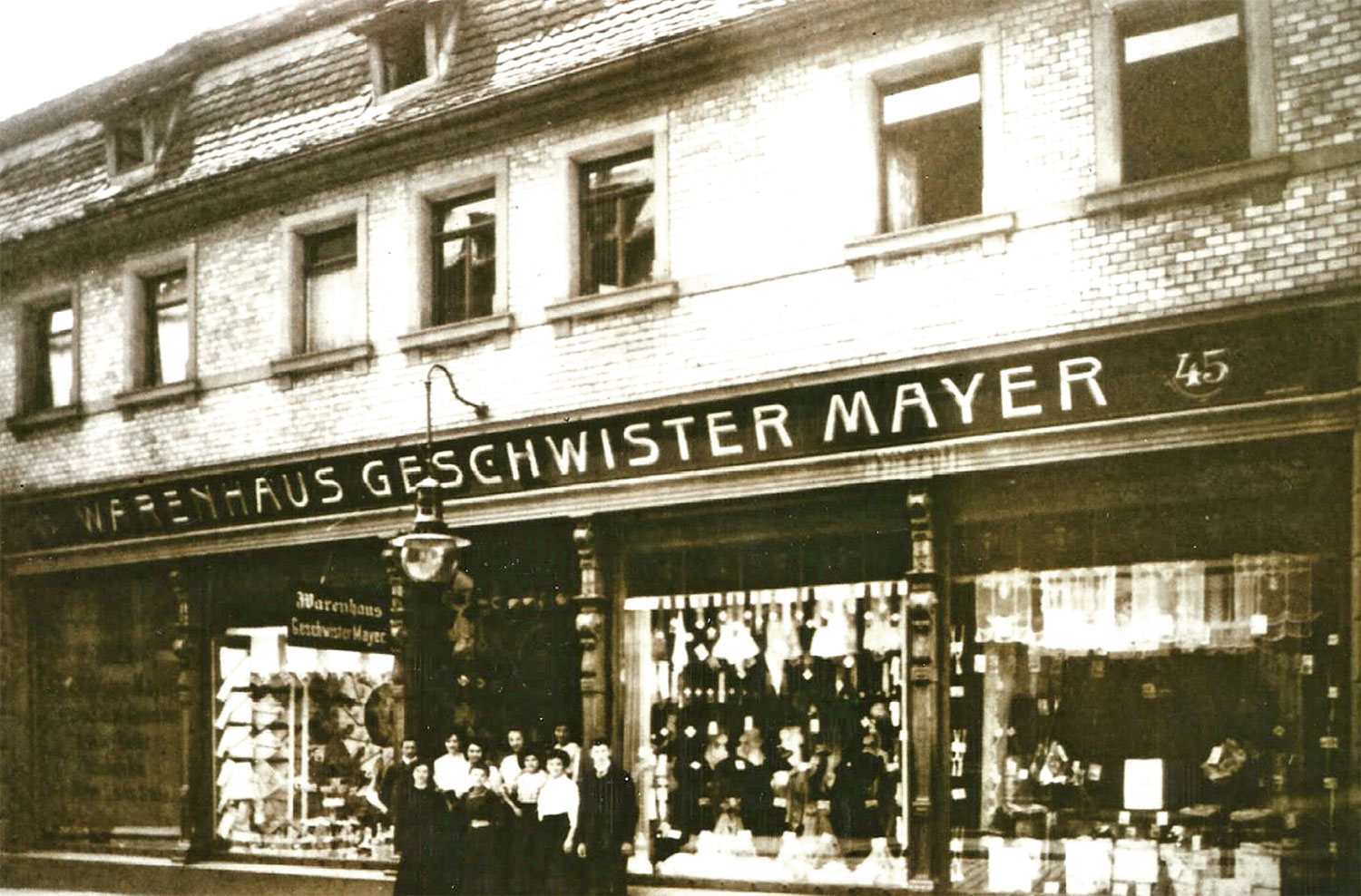 Warenhaus Geschwister Mayer.